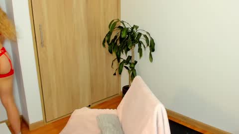 your_little_ online show from February 14, 10:07 am