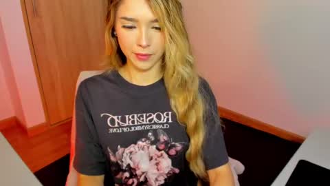 your_little_ online show from February 17, 10:29 am