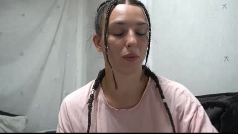 Snapshot of your_little_flexible_girl chatting on September 20, 8:56 pm Meri online show from September 20, 8:56 pm