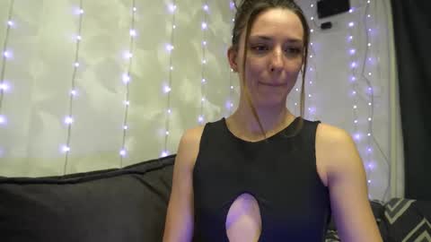 Meri  online show from March 27, 9:05 pm