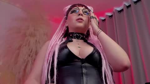 Cami independent model online show from October 2, 6:28 pm