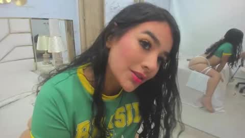 Evelin  online show from November 13, 8:33 pm