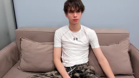 your_shy_guy online show from September 24, 5:41 pm