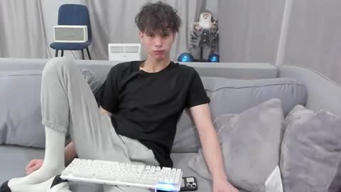 your_shy_guy online show from February 23, 8:33 pm