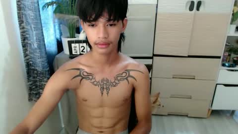 yourasian_eric online show from April 25, 7:54 am