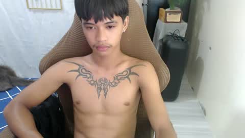 yourasian_eric online show from July 29, 6:57 am