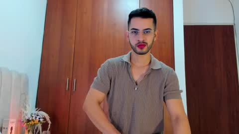 YOURBOYNEXTDOOR online show from January 4, 11:00 am