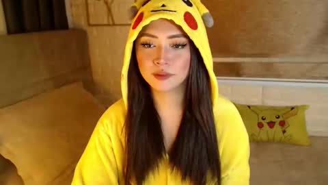 JEN  online show from February 3, 12:31 pm