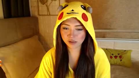 JEN  online show from February 12, 1:37 pm