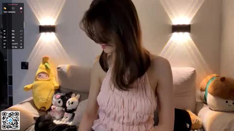 Emilia online show from March 1, 8:40 am