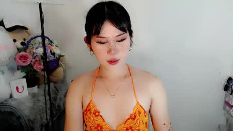 PrettyElla online show from November 3, 5:52 am