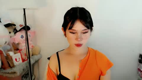 PrettyElla online show from November 25, 5:28 am