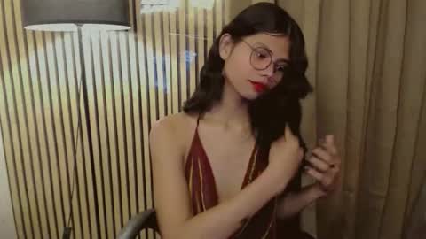 Vivian online show from November 12, 9:39 pm