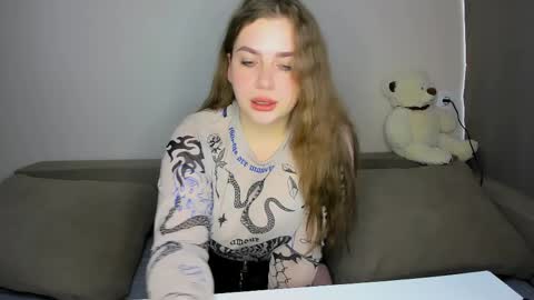 yourgem__ online show from May 1, 3:11 am