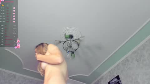 Snapshot of yourgirl_044 chatting on December 20, 12:16 pm yourgirl_044 online show from December 20, 12:16 pm