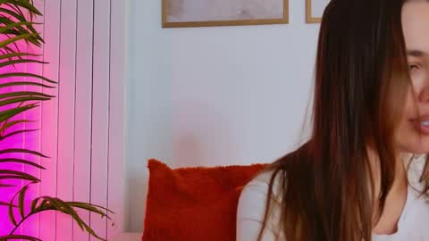 roxana online show from December 15, 12:45 pm