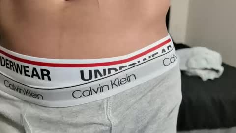 yourguuy21 online show from December 20, 8:43 am