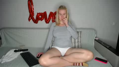 Iamyourdream online show from March 4, 10:38 pm