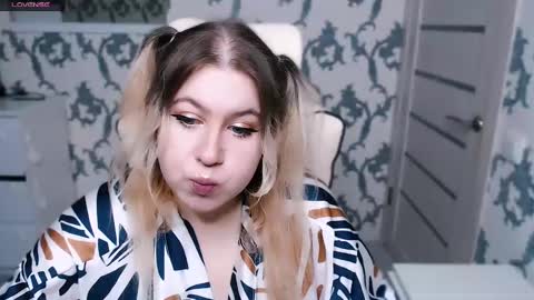 Snapshot of yourkarma_2_0 chatting on February 18, 2:16 pm Karma online show from February 18, 2:16 pm