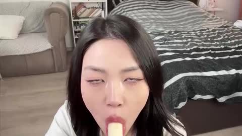 yourlittlesunrise_ online show from November 8, 5:54 am