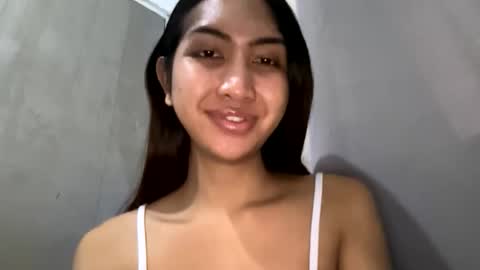 yourlovebella88 online show from January 8, 12:05 am