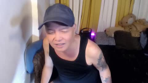 yournaughty_johnsmith online show from May 25, 1:17 pm