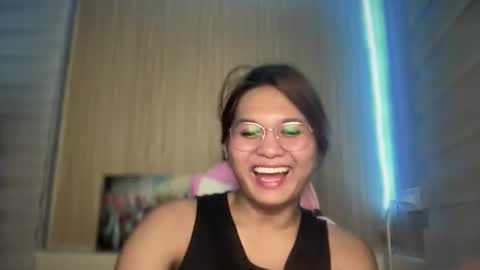 yoursweetgirl_zia online show from April 18, 5:26 pm
