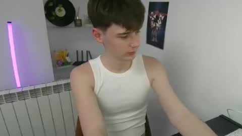 yoursweetyguy online show from May 19, 12:23 pm