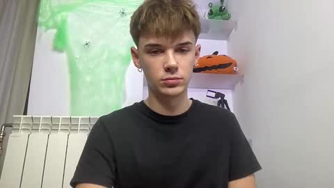 yoursweetyguy online show from October 28, 3:24 pm