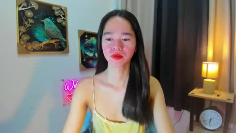 yourtinybunny online show from April 22, 11:17 am