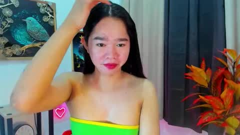 yourtinybunny online show from November 24, 4:00 am