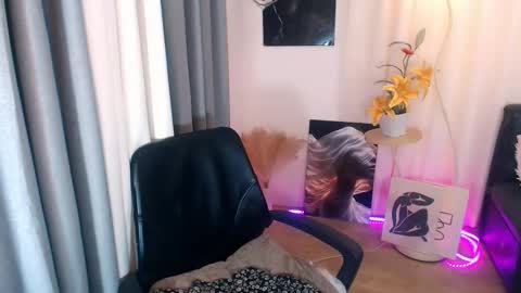 ysabellefox online show from March 7, 9:42 am