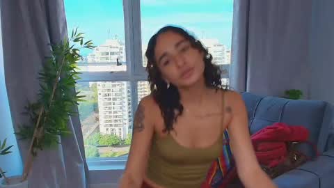 Ysenne online show from May 23, 11:28 am