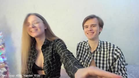 Yue Lang and Samm online show from December 29, 8:04 pm