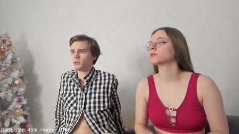 Yue Lang and Samm online show from December 30, 8:04 pm