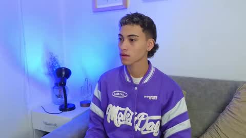 yulian_vasquez online show from December 1, 12:25 pm