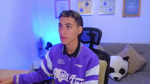 yulian_vasquez online show from December 19, 12:55 pm
