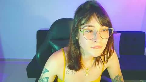 Yulienne online show from February 15, 12:57 am