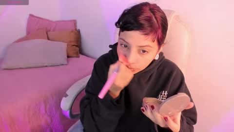 YUMEKO  online show from November 17, 12:30 pm