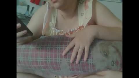 yumi123_ online show from December 16, 2:08 am