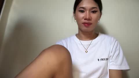 Yumi online show from November 19, 10:19 pm