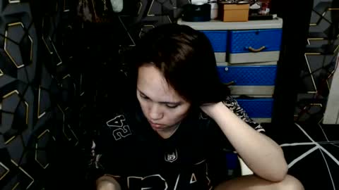 yumi online show from March 14, 12:53 pm