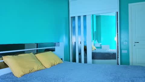 Yumi online show from December 16, 7:15 am