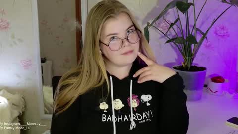 Polly online show from September 28, 6:50 pm