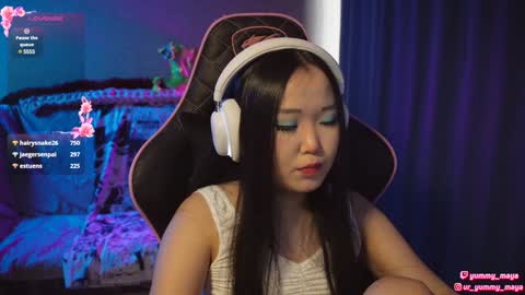 Snapshot of yummy_maya chatting on February 8, 6:54 am Chimi online show from February 8, 6:54 am