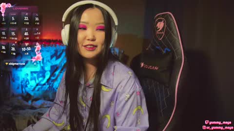 Snapshot of yummy_maya chatting on January 2, 2:11 am Chimi online show from January 2, 2:11 am