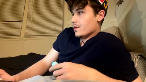 yungstudbev online show from February 3, 1:41 am