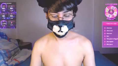 Snapshot of yuniorb chatting on October 29, 3:52 am the puppy boy online show from October 29, 3:52 am