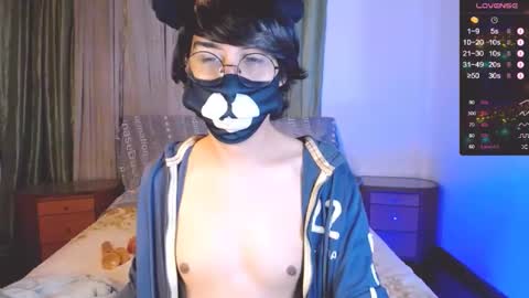 Snapshot of yuniorb chatting on December 5, 3:53 am the puppy boy online show from December 5, 3:53 am