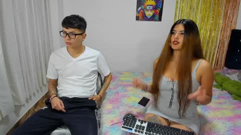 YURI AND MI BOY online show from December 3, 4:31 am